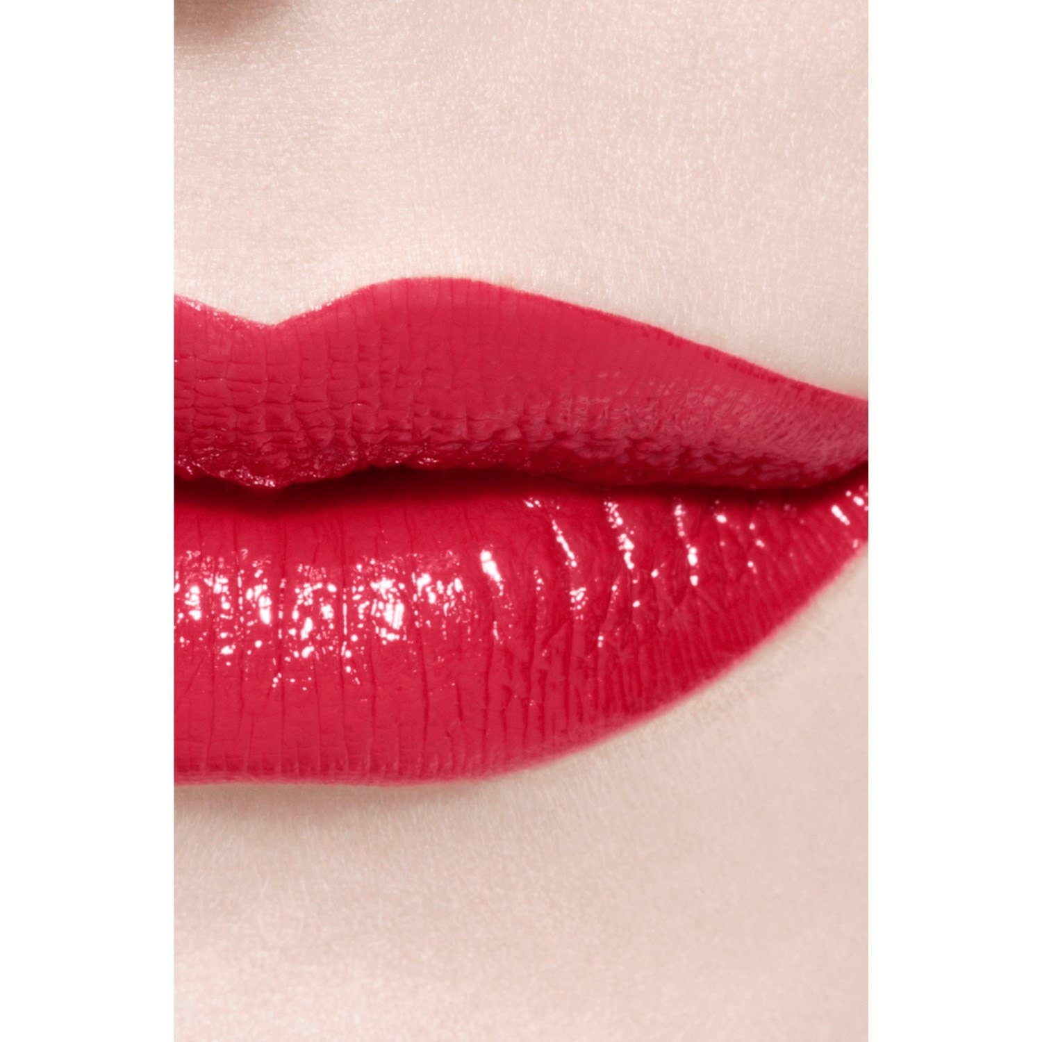 LA BARRA DE LABIOS HIDRATANTE Y REPULPADORA DE LARGA DURACIÓN. COLOR Y BRILLO INTENSOS.
